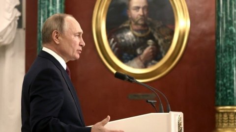 Путин: молодежь попала под шквал информационных атак в нынешней ситуации