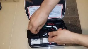 Аккумуляторная отвертка Bosch IXO V basic с насадками