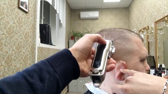 МУЖСКАЯ МОДНАЯ СТРИЖКА КАК У РОНАЛДО С ПРОБОРОМ. смотреть онлайн