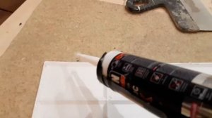 Разметка стены под панели пвх Клеим плитку ПВХ Как клеить пвх плитку / Обзор ремонта пвх панелей
