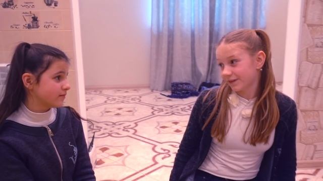 ВЕСЕЛИМСЯ БЕЗ МАЛЬЧИШЕК! Сломали ДВЕРЬ! Досталось от Мамы