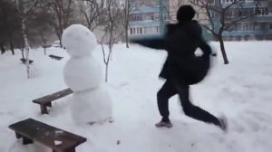 Как отфигачить снеговика (Без мата)