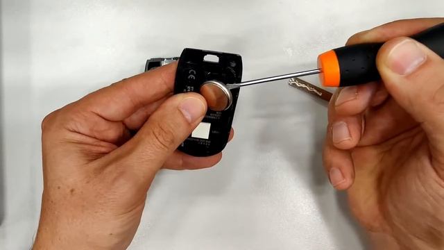 sostituzione batteria telecomando OPEL chiave 2 tasti смотреть онлайн