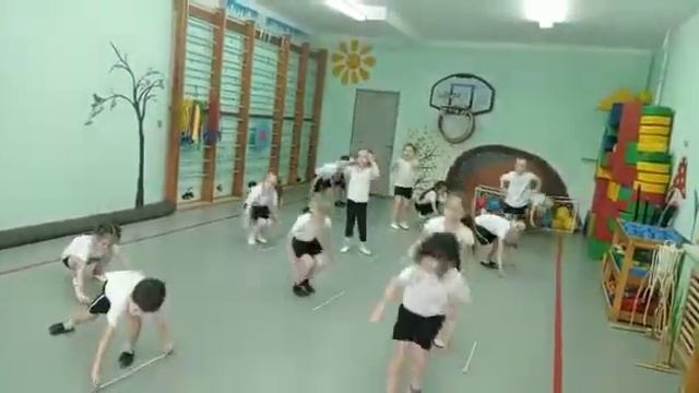 физкультура в садике. Альметьевск 56 садик Крепыш смотреть онлайн