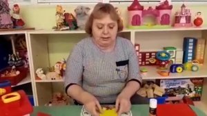 Видеоурок по аппликации "Домик для зайчика"