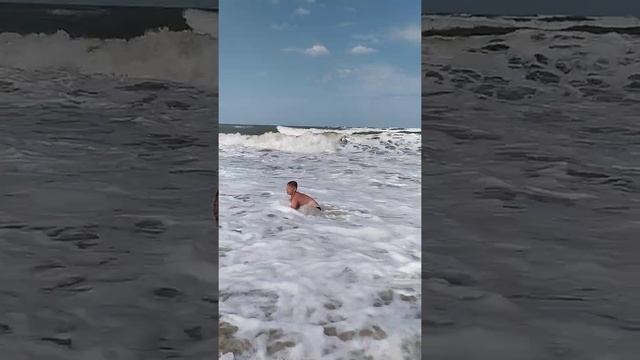 большие волны на Каспийском море смотреть онлайн