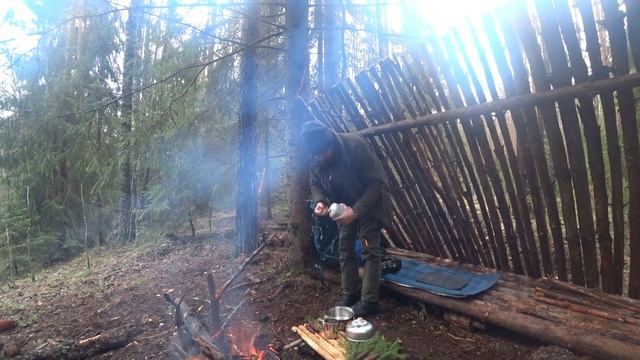 МОЙ ЛЕСНОЙ БУШКРАФТ ЛАГЕРЬ - ОДИН В ЛЕСУ - КОСТЕР ЕДА ПОХОД - ПВД В ЛЕС - BUSHCRAFT