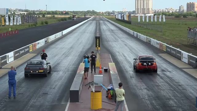 Nissan Skyline GT-R против BMW M3 Filin Edition смотреть онлайн