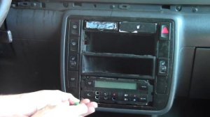 Volkswagen Sharan 2002 Блок климат контроля . Как снять ?