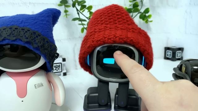 Сравнение роботов Emo, Eilik, Cozmo и Vector смотреть онлайн