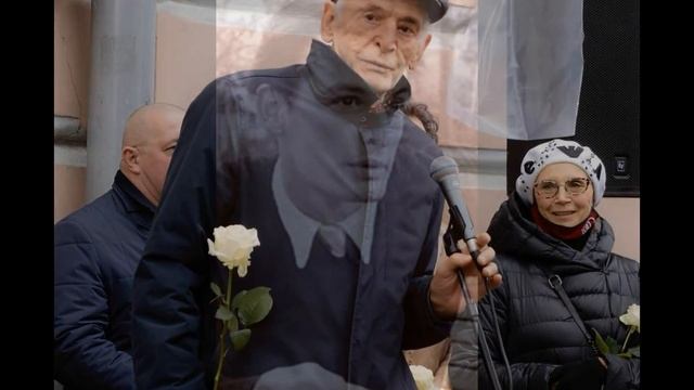 ЛАНОВОЙ И СТРАСТНО ВЛЮБЛЕННАЯ КОЛЛЕГА. смотреть онлайн