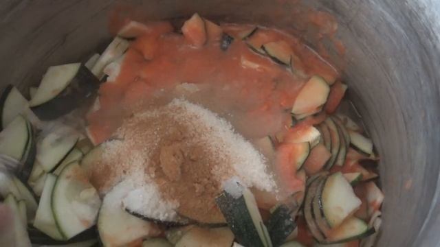 ОООчень вкусные кабачки в томатном соке на зиму