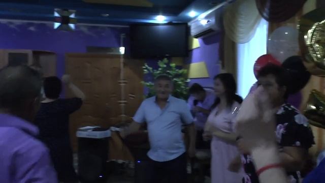 люди встречаются поет Бикбулат смотреть онлайн