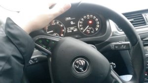 Skoda Rapid Стук при повороте руля
