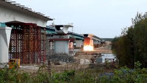 Сотрудники МЧС взорвали аварийный мост.mp4