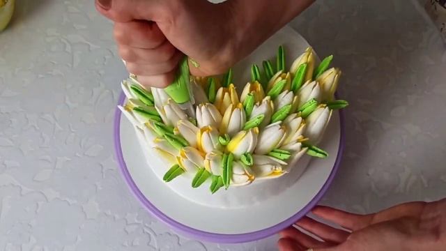 "Волшебство в кулинарии: Как превратить обычный торт в произведение искусства" смотреть онлайн