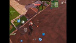 Fortnite Battle Royale Mobile Ipad Pro 10.5 Stream. 5/6 Finger Claw Player.