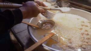 Китайская УЛИЧНАЯ Еда - Ночной Продовольственный Базар в ДУНГУАНЕ, Самый ОЖИВЛЕННЫЙ Ночной Рынок..