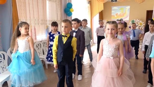 Выпускной дс 137, видеосъёмка в 2 видеокамеры, 2 видеооператора.