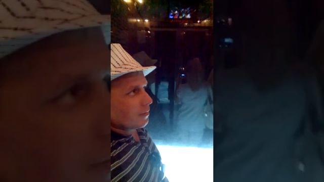 Байок скай отель -спуск на стеклянном лифте