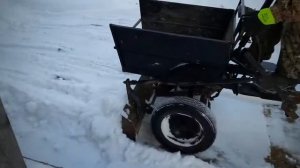 Чистим снег на мотоблоке Каскад с самодельным адаптером.
