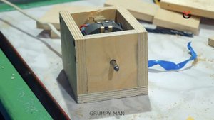 Сделал классный станок из моторчика от старой соковыжималки