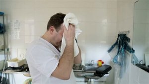 Денис Туголуков - Хирург ортопед, "Мое время принадлежит Вам"