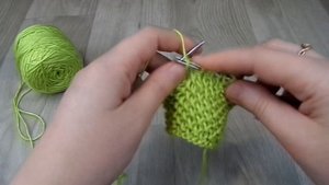 Объемный узор МЕЛКИЕ СОТЫ спицами. Вяжется без накидов, быстро и просто.