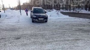 Автохамы на тротуарах  Хабаровска