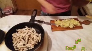 Теплый салат из спаржи и курицы