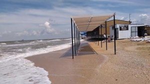 Крутые домики на берегу Азовского моря в станице Голубицкая
