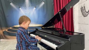 Шелег Алексей 6 лет «6 маленьких барабанщиков»