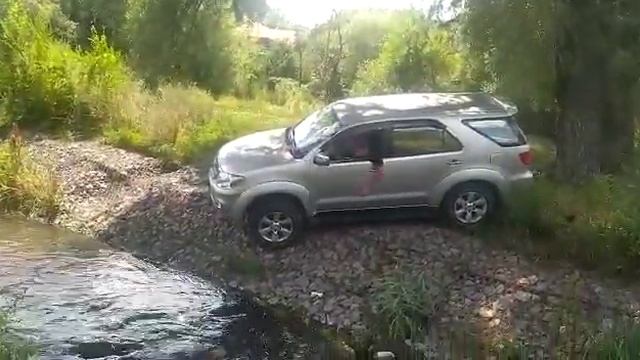 Toyota Fortuner 2007 смотреть онлайн