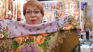 Цветет сирень. Павловопосадские платки в Минске. Алёна