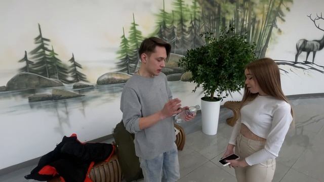 СДЕЛАЛ ДЕВУШКЕ ПОДАРОК НА 14 ФЕВРАЛЯ.