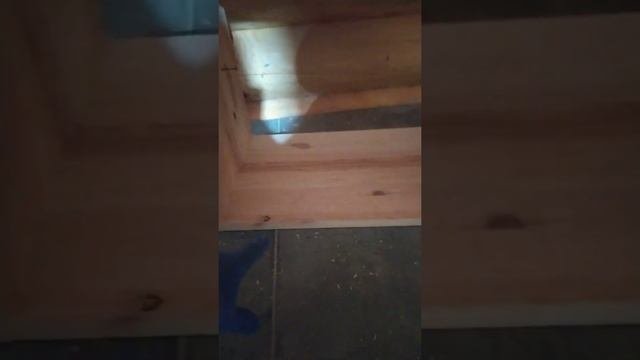 Скользяшие уголки на срубе.