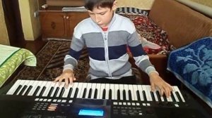 7.40 - игра на синтезаторе YAMAHA