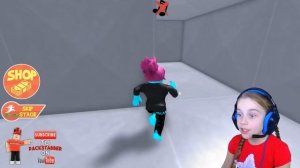 ПОБЕГ ОТ МАЛЫША в Роблокс приключение мульт героя в детском саде Roblox