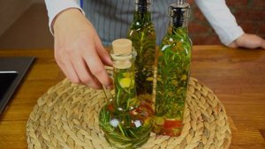 ПОДАРОК к НГ 2019! Рецепт ОЛИВКОВОГО МАСЛА с РОЗМАРИНОМ ПЕРЦЕМ и ЧЕСНОКОМ Готовить просто с Люсьено