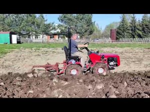 Беларус 132Н  с двухкорпусным плугом - видео от покупателя