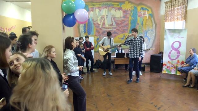 С 8 марта . Поздравление от 9 и 11 класса школы /\| 2 . смотреть онлайн