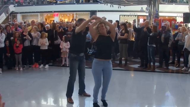 Flash Mob, La Cañada, Marbella смотреть онлайн