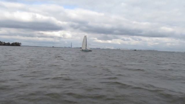 Катер "Бычок". Короткие осенние выходы и приготовление сладкого октябрьского эля смотреть онлайн