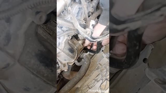 Замена свечи накала Ford Transit 2.2L 100л Евро 5 смотреть онлайн