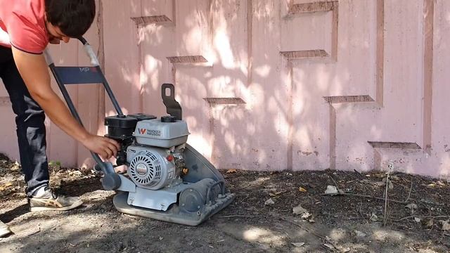 Как правильно начинать работу с виброплитой WackerNeuson MP 12 CE