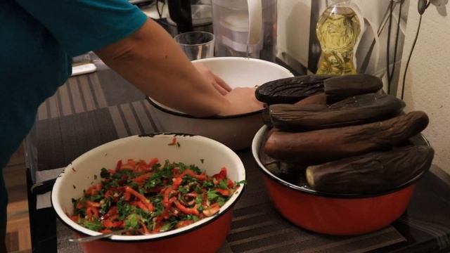 Квашеные баклажаны фаршированные чесноком и зеленью / Pickled eggplant