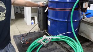 Простейшее оборудование и установка для раздачи сиропа пчелам (Боб Бинни, США)