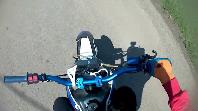 УЧУСЬ СТАНТИТЬ НА ПИТБАЙКЕ. ПОКАТУШКА. ЧАСТЬ 2 смотреть онлайн