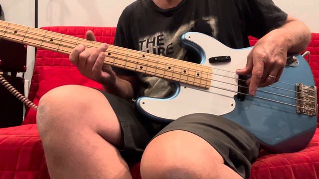 2011 Squier Classic Vibe 50s Precision Bass Lake Placid Blue Limited Edition Finish смотреть онлайн