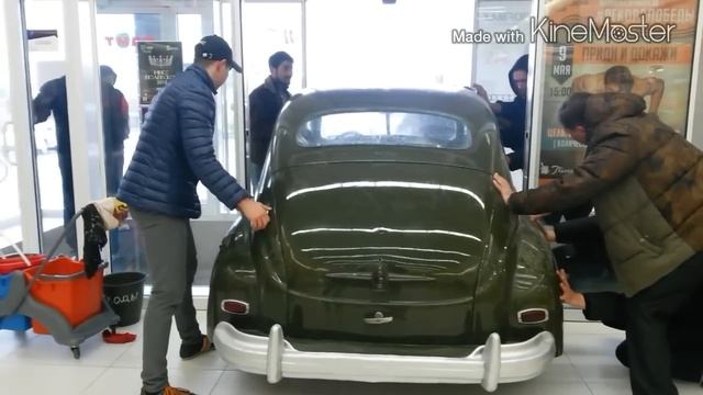 Реставрация и Установка Автомобиля Победа в ТЦ Palermo